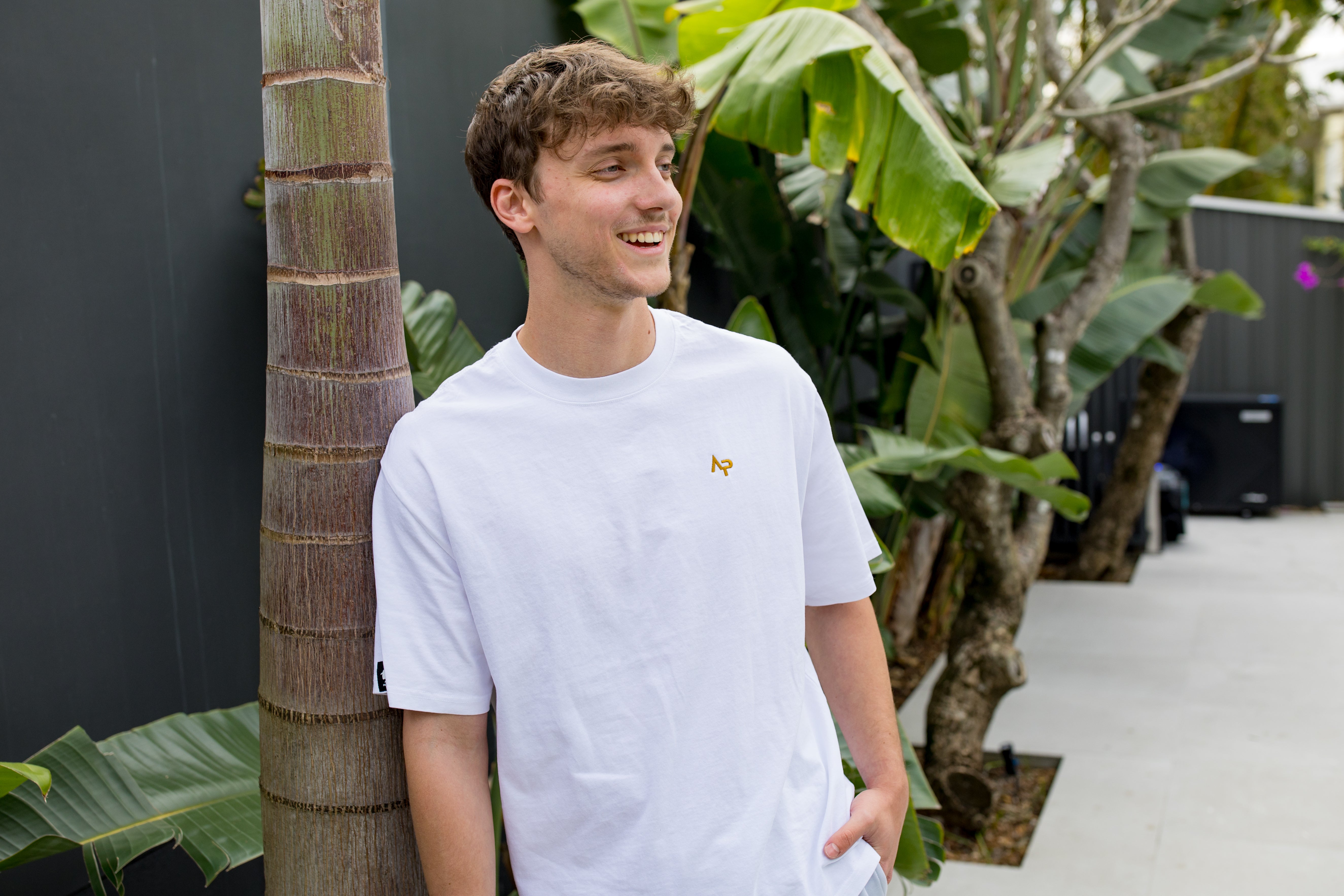 AP Snow Tee - Faded White