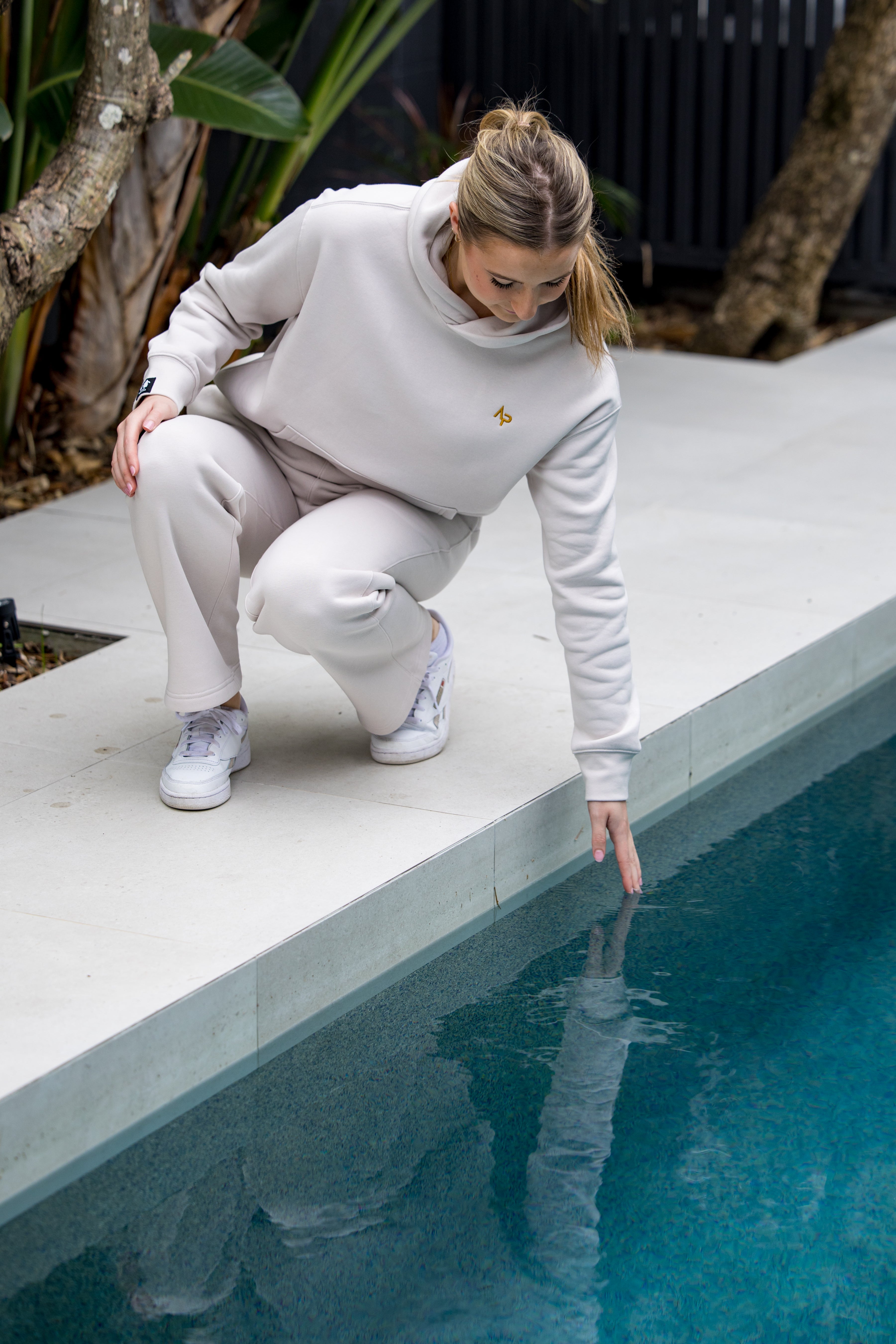 AP Hoodie – Bone